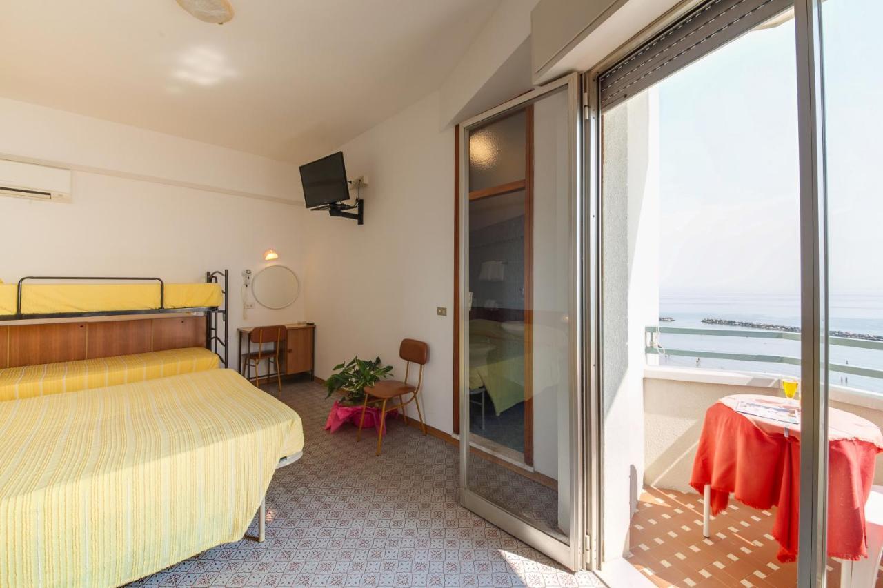 Hotel Majestic Bellaria-Igea Marina Exterior photo