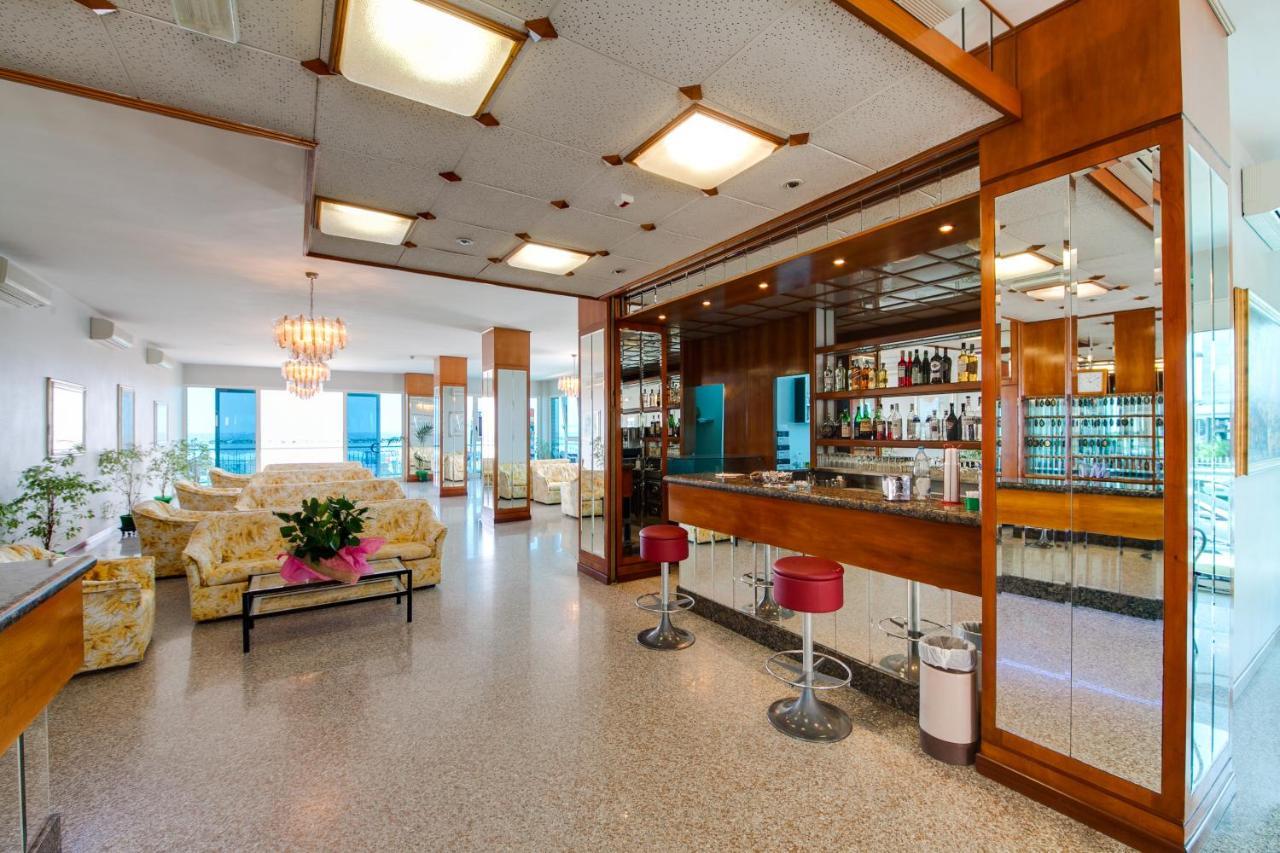 Hotel Majestic Bellaria-Igea Marina Exterior photo