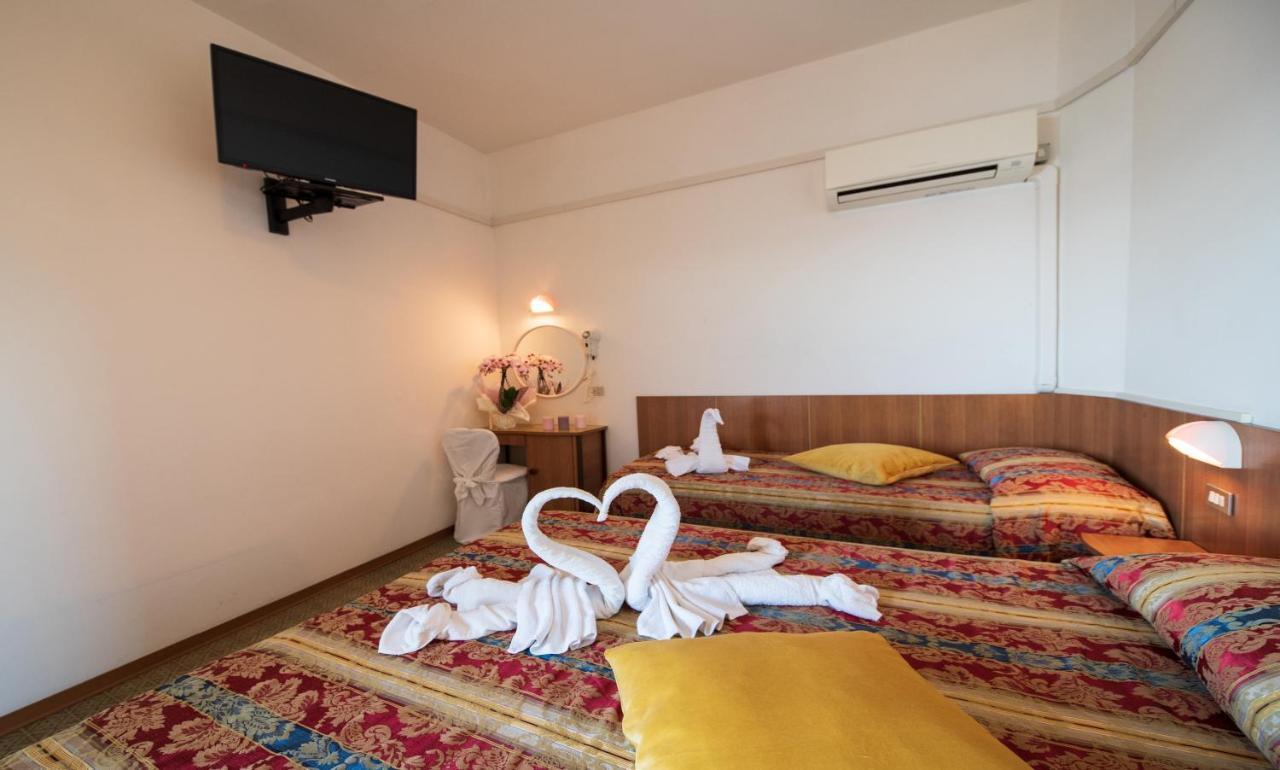 Hotel Majestic Bellaria-Igea Marina Exterior photo