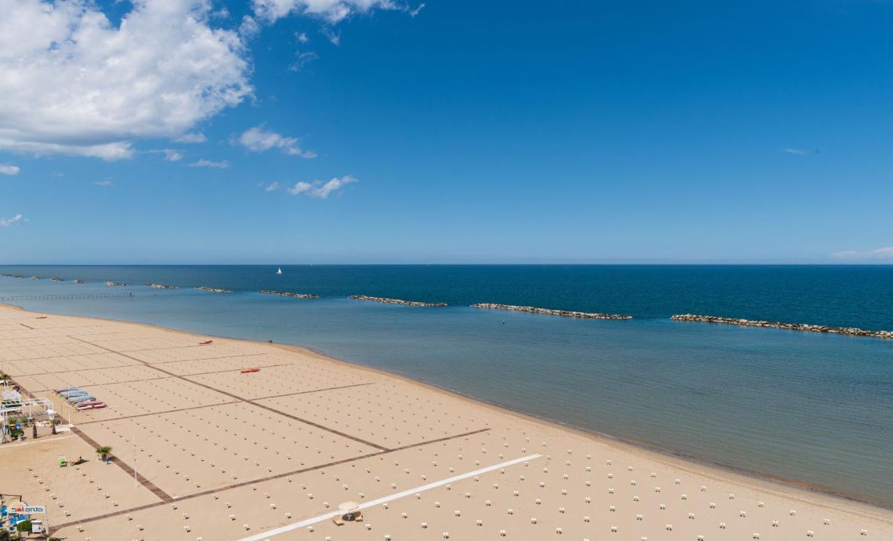 Hotel Majestic Bellaria-Igea Marina Exterior photo
