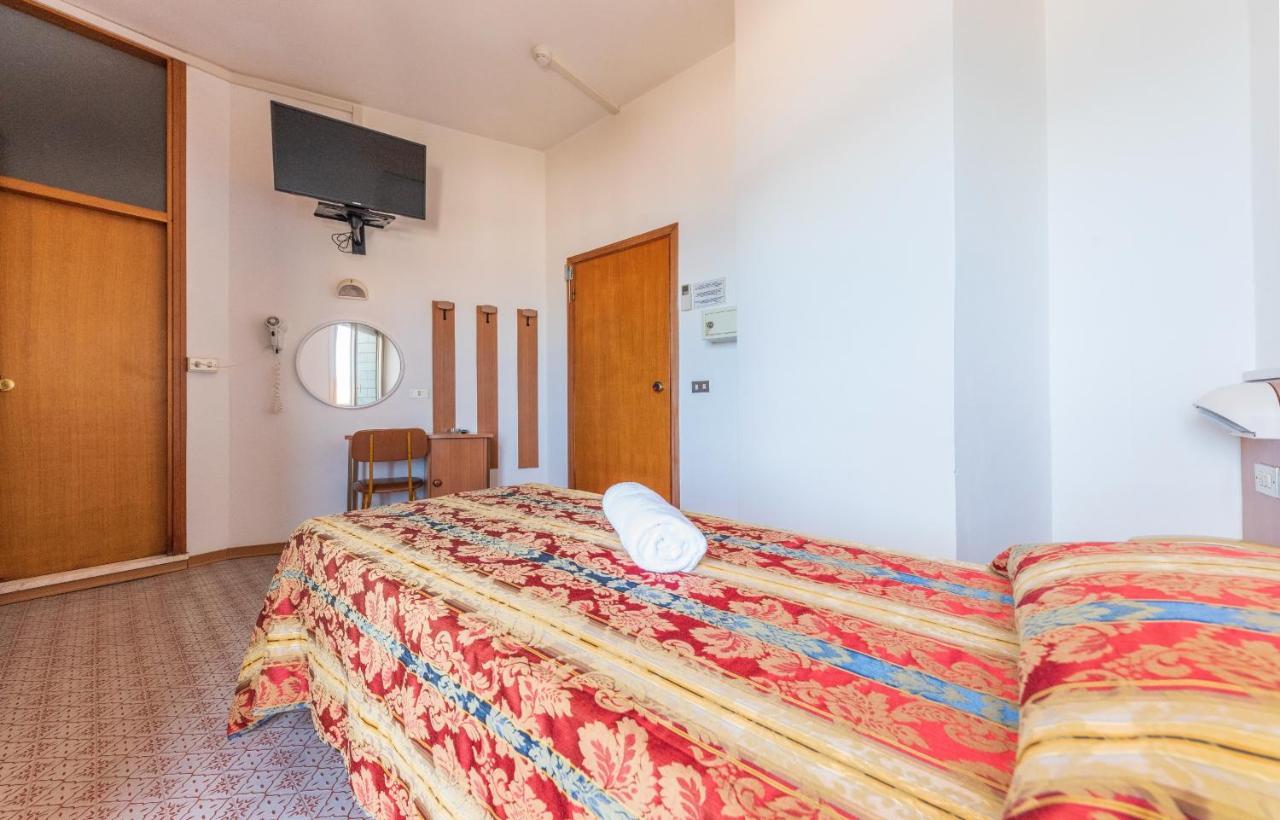 Hotel Majestic Bellaria-Igea Marina Exterior photo